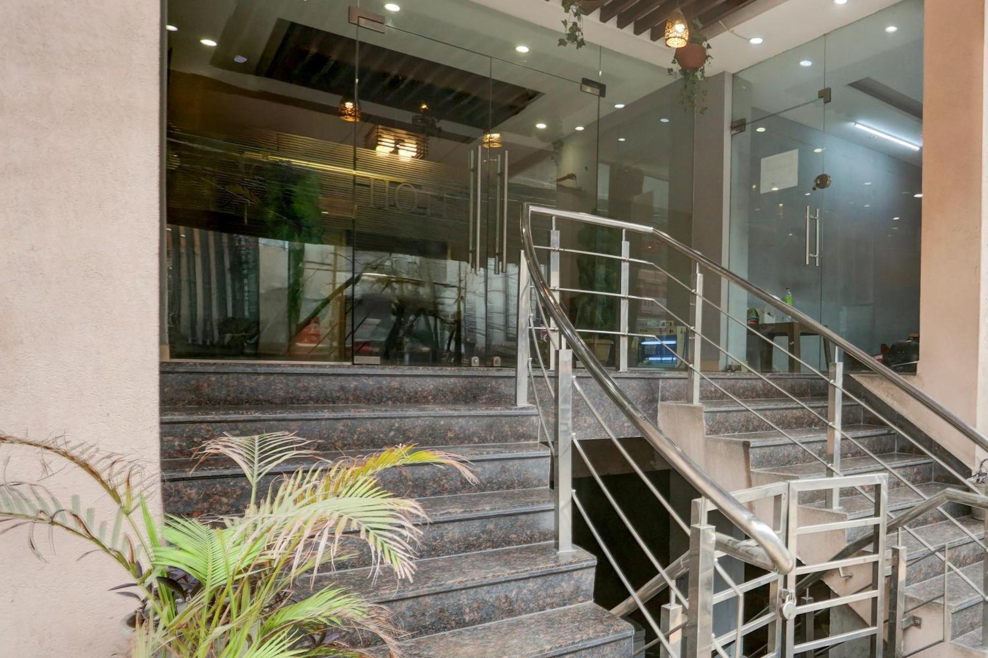 Super Collection O Railway Station Road Near Clock Tower Hotel Ludhiana Exterior foto
